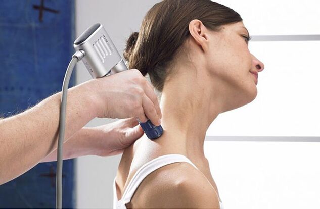 علاج موجة الصدمة لداء العظم الغضروفي في العمود الفقري العنقي